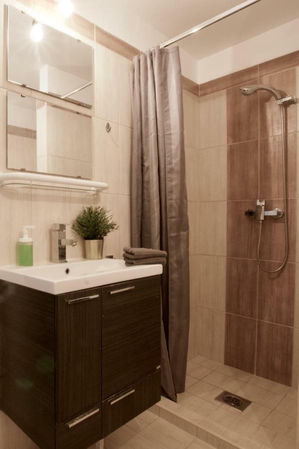 Standard Apartment By Hi5 - Steindl Street Boedapest Buitenkant foto