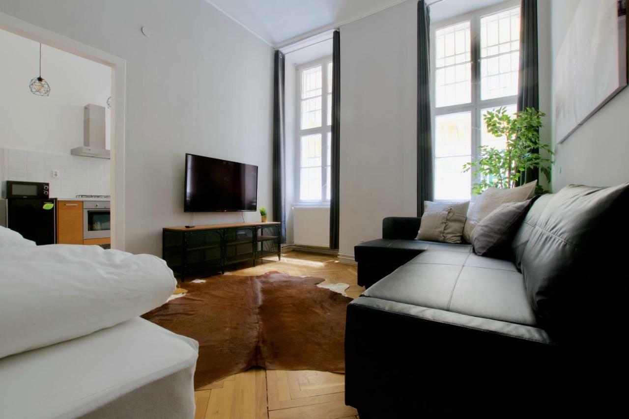 Standard Apartment By Hi5 - Steindl Street Boedapest Buitenkant foto